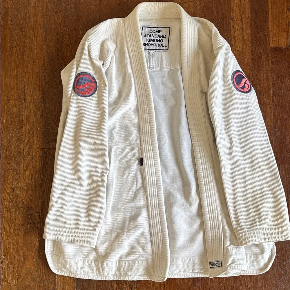 Hoyoroll COMP Standard White Kimono Gi with Pink Trim - Picture 4 of 5